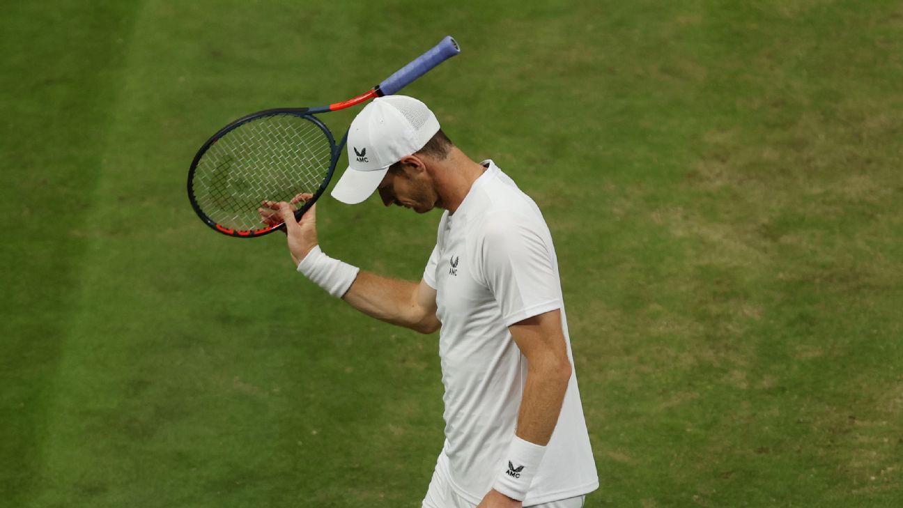 You are currently viewing Andy Murray knocked out by John Isner despite late fightback