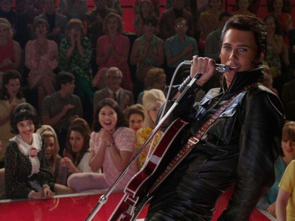 You are currently viewing Austin Butler sings in new ‘Elvis’ biopic