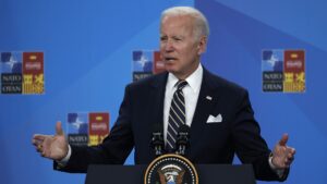Read more about the article Biden calls on Congress to ease Senate rules to codify Roe v. Wade