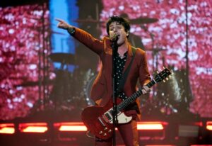 Read more about the article Billie Joe Armstrong ‘renouncing’ U.S. citizenship after Roe v. Wade