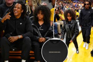 Read more about the article Blue Ivy reps Beyoncé with look for basketball game with Jay-Z