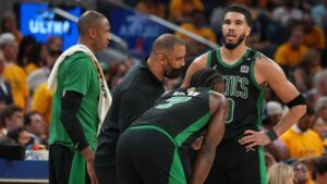 Read more about the article Boston Celtics again pushed to brink after unraveling in fourth quarter of Game 5 vs. Golden State Warriors