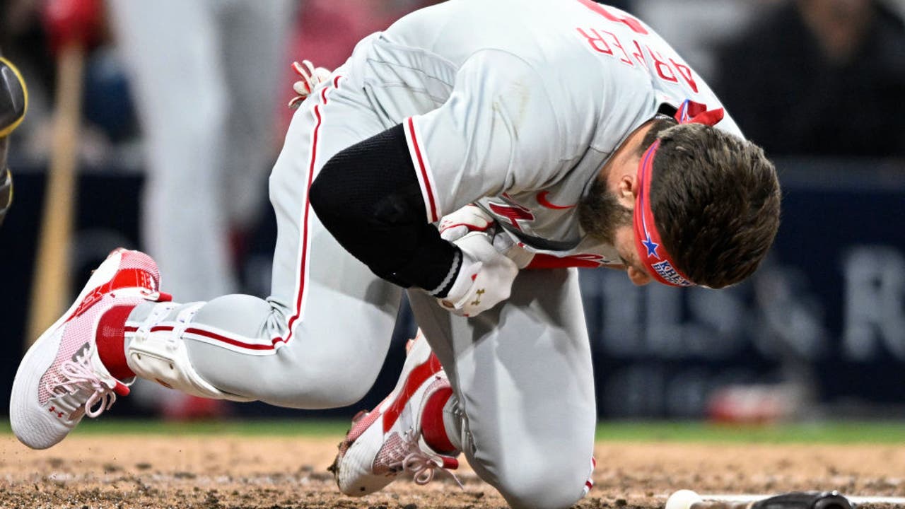 You are currently viewing Bryce Harper breaks thumb in Phillies’ 4-2 win over Padres