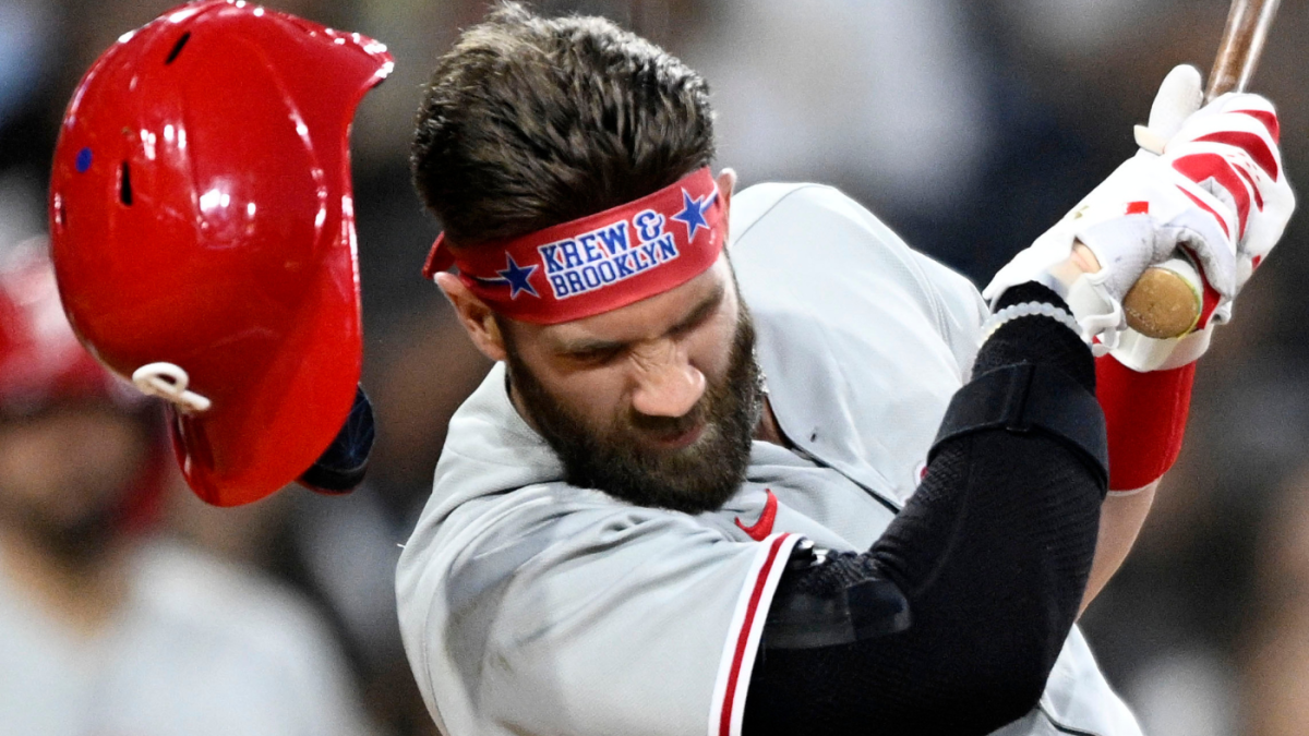 You are currently viewing Bryce Harper injury update: Phillies star suffers fractured left thumb on hit by pitch by Padres’ Blake Snell