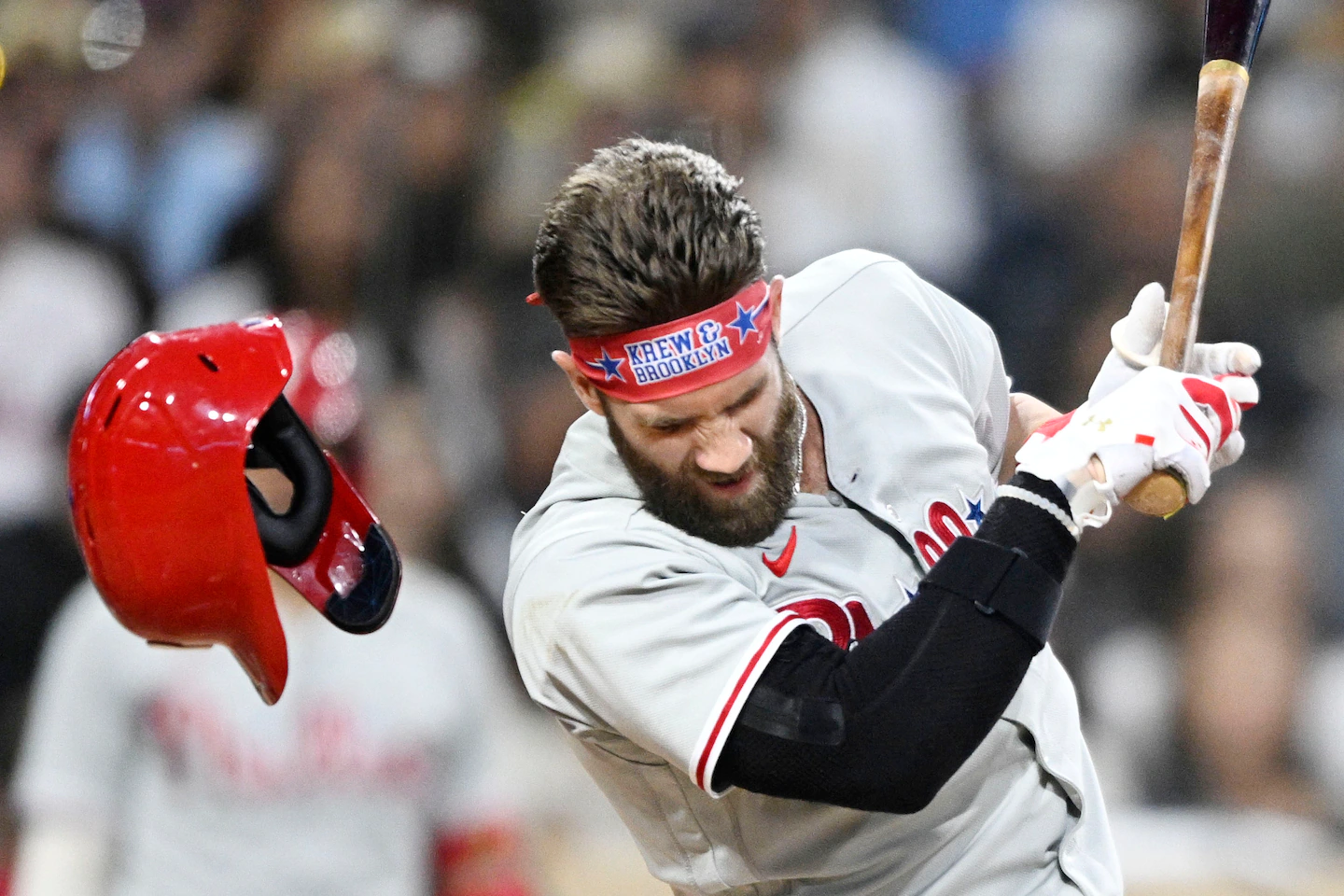 You are currently viewing Bryce Harper out indefinitely for Phillies with broken thumb