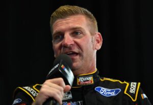 Read more about the article Clint Bowyer, Fox NASCAR analyst, ex-driver; involved in deadly crash