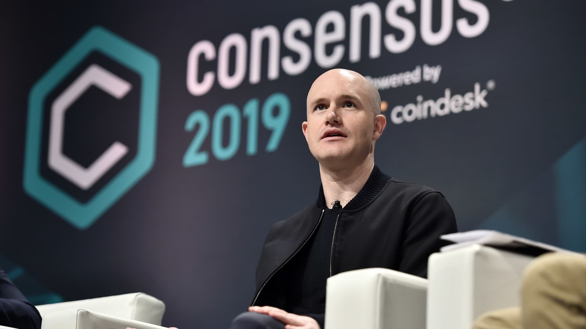 You are currently viewing Coinbase lays off 18% as execs prepare for recession, ‘crypto winter’