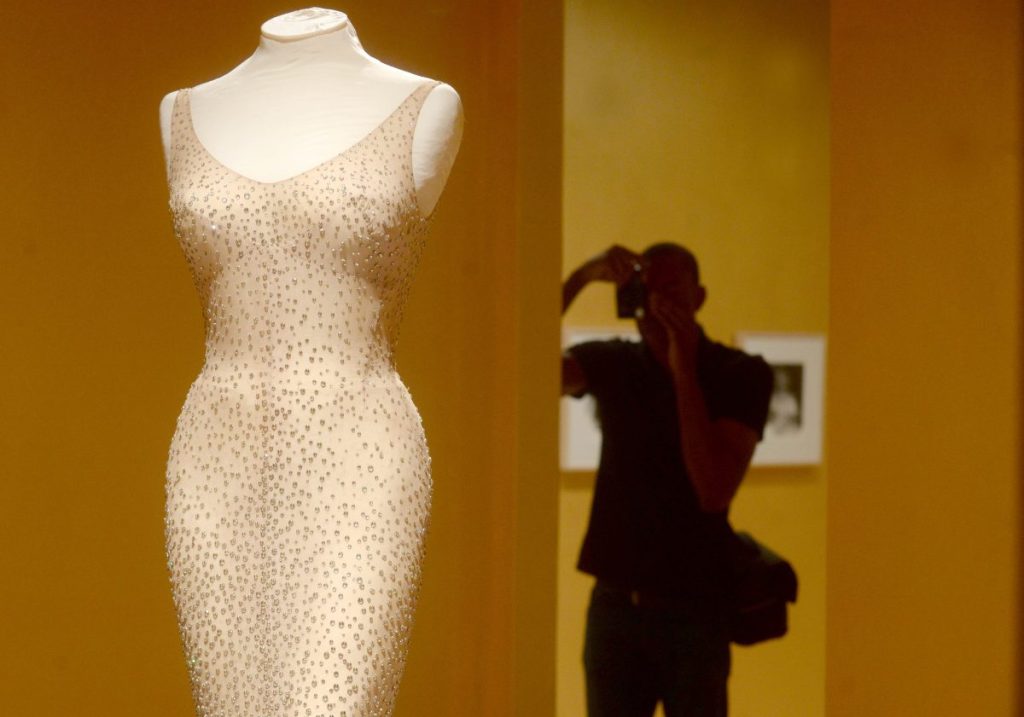 You are currently viewing Collector Alleges That Historic Marilyn Monroe Dress Has Been Damaged – ARTnews.com