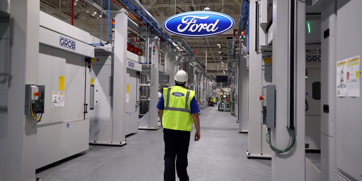 You are currently viewing Ford recalls 2.9 million cars and SUVs which could roll when parked