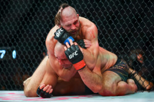 Read more about the article Glover Teixeira taps for first time in 20-year career