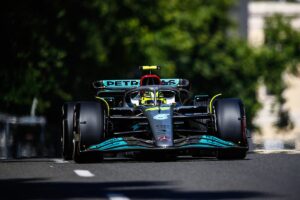 Read more about the article Hamilton refutes Baku F1 stewards’ call for alleged slow driving