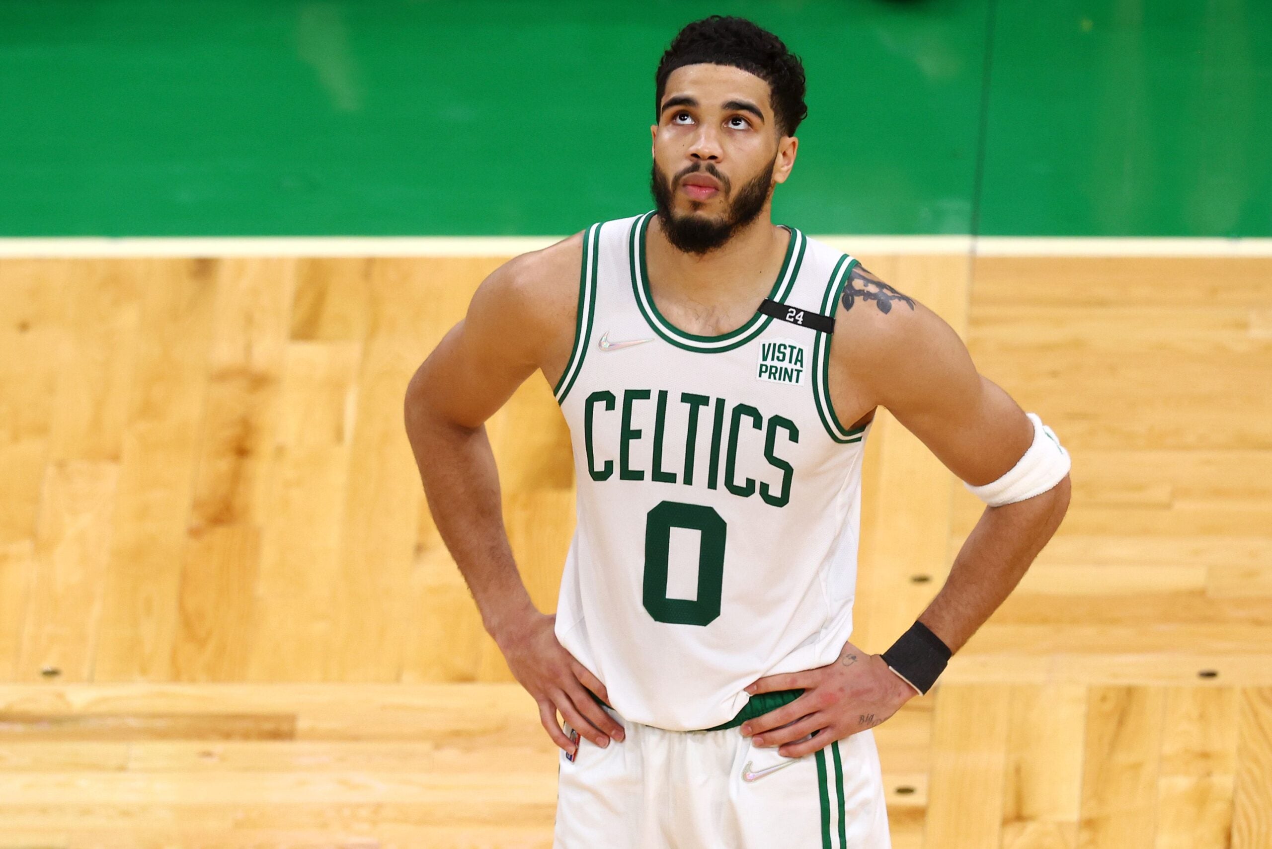 You are currently viewing Jayson Tatum doesn’t believe he’ll need surgery on shoulder injury
