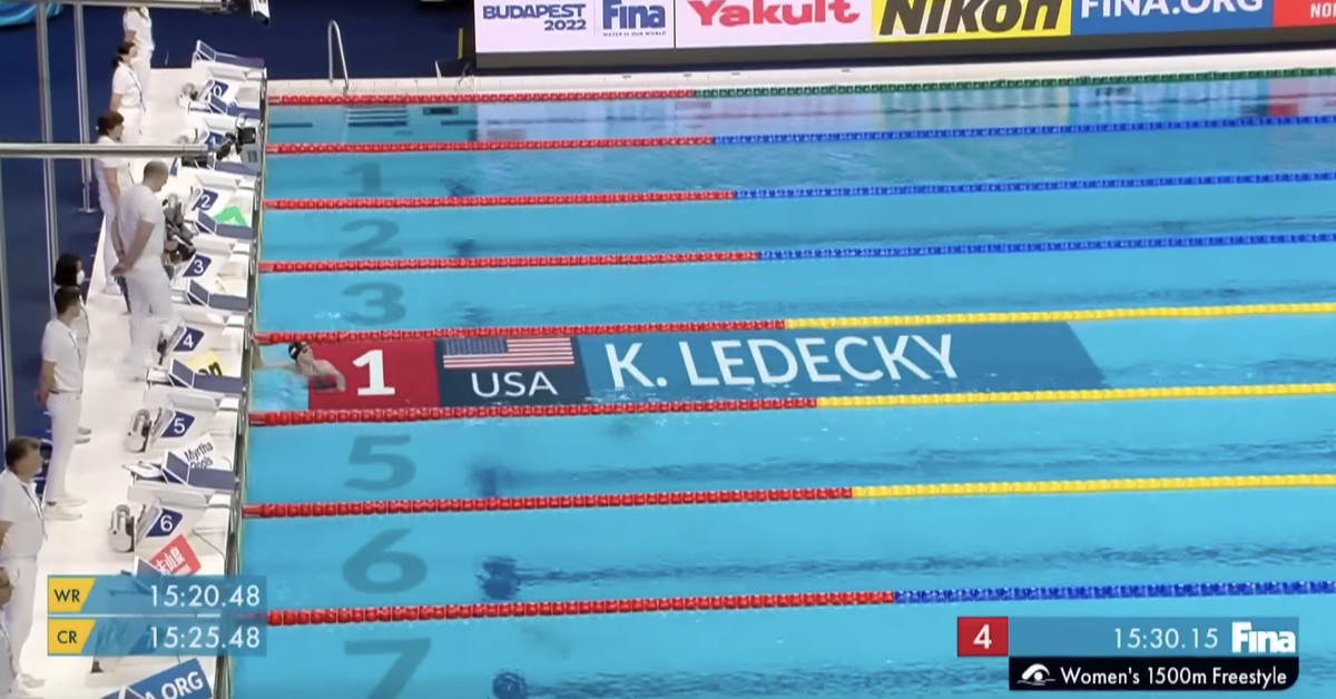 You are currently viewing Katie Ledecky beat everyone so badly at the world championships she looked bored waiting for 2nd place
