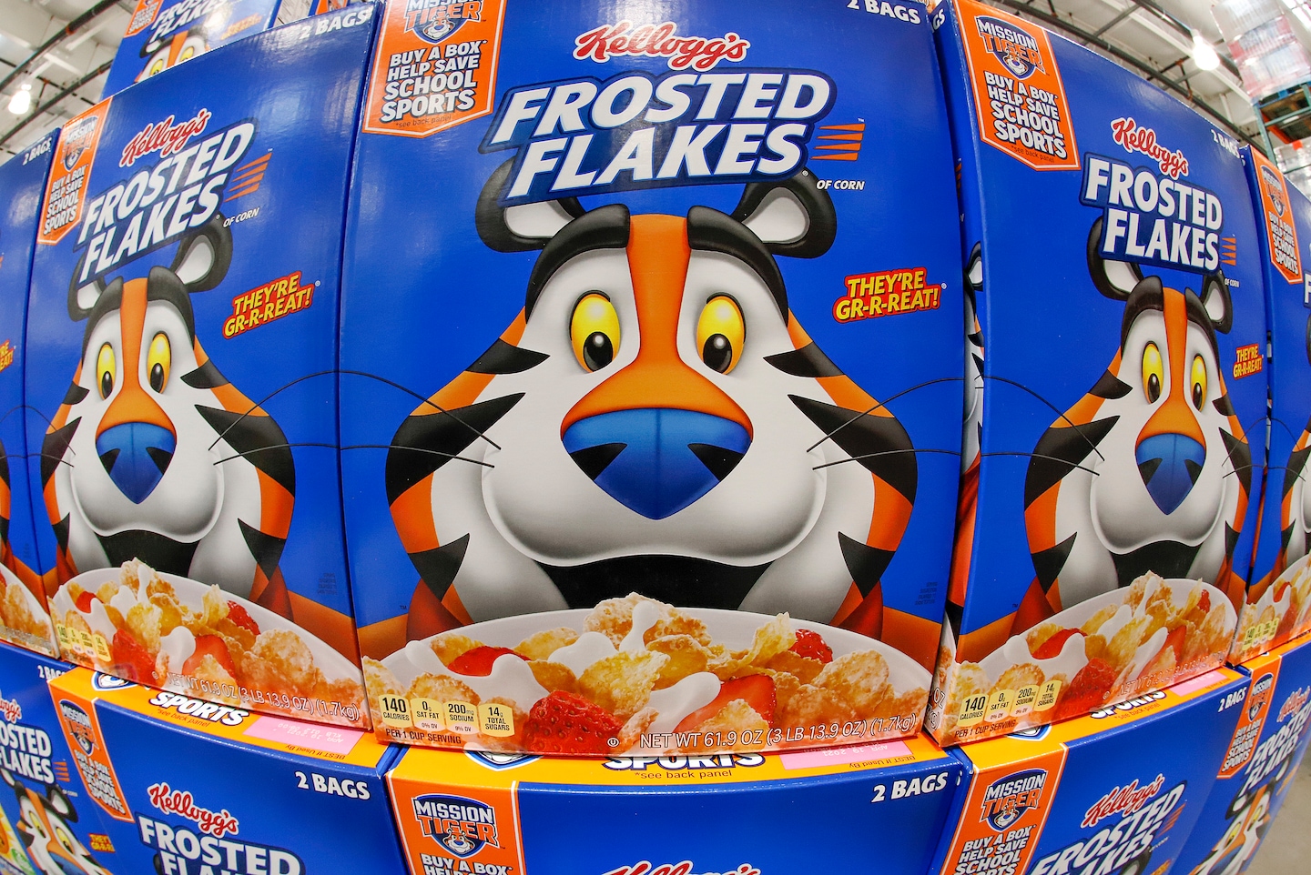 You are currently viewing Kellogg will split into 3 companies as it leans into snacks