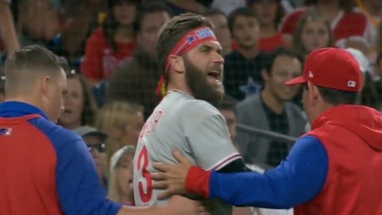 Read more about the article MLB fans loved Harper’s classy reaction after injury