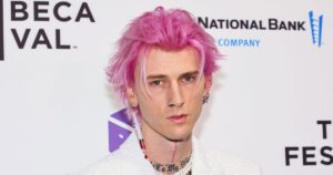 Read more about the article Machine Gun Kelly Talks Sobriety in New Hulu Doc