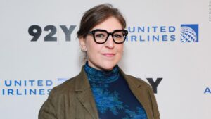 Read more about the article Mayim Bialik's having Covid-19 is 'no joke' – CNN
