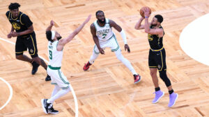 Read more about the article NBA Finals MVP Ladder: Stephen Curry vaults to No. 1 with electric Game 4