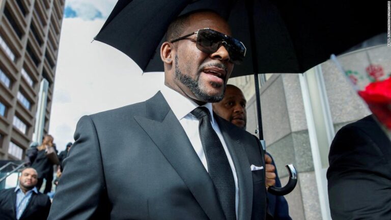 Read more about the article R. Kelly to be sentenced today on racketeering, sex trafficking charges
