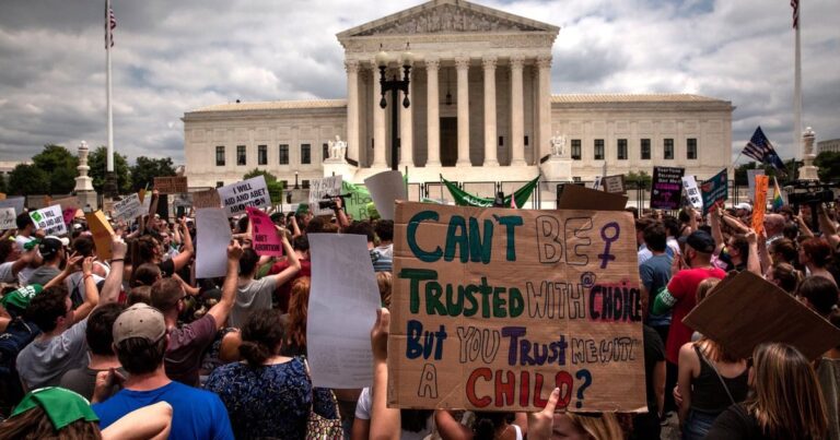 Read more about the article Supreme Court overturns Roe v. Wade in move with major Texas impact