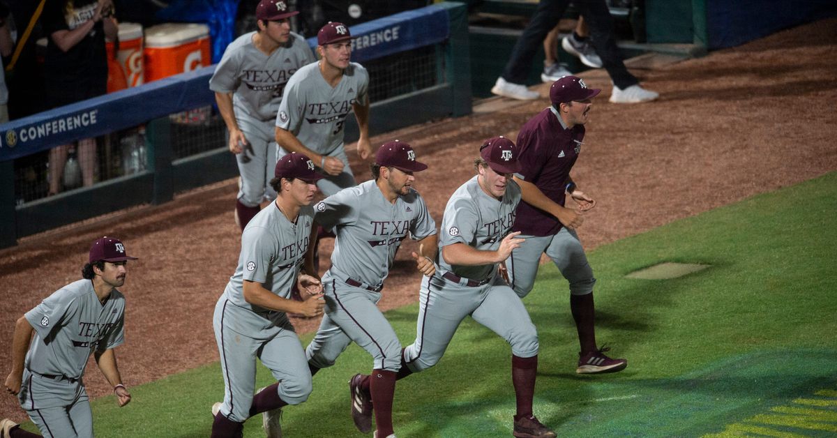 You are currently viewing Texas Aggie Baseball Sweeps Louisville in Super Regional, Ticket Punched for College World Series