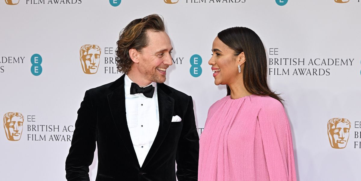 You are currently viewing Who Is Tom Hiddleston’s Fiancé Zawe Ashton?
