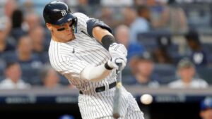 Read more about the article Aaron Judge joins exclusive club with 40th home run before August, sets Yankees record for multi-HR games