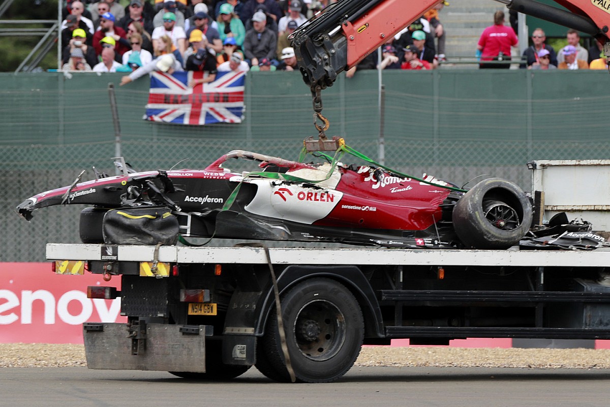 You are currently viewing Alfa Romeo roll hoop likely focus of Zhou F1 crash investigation