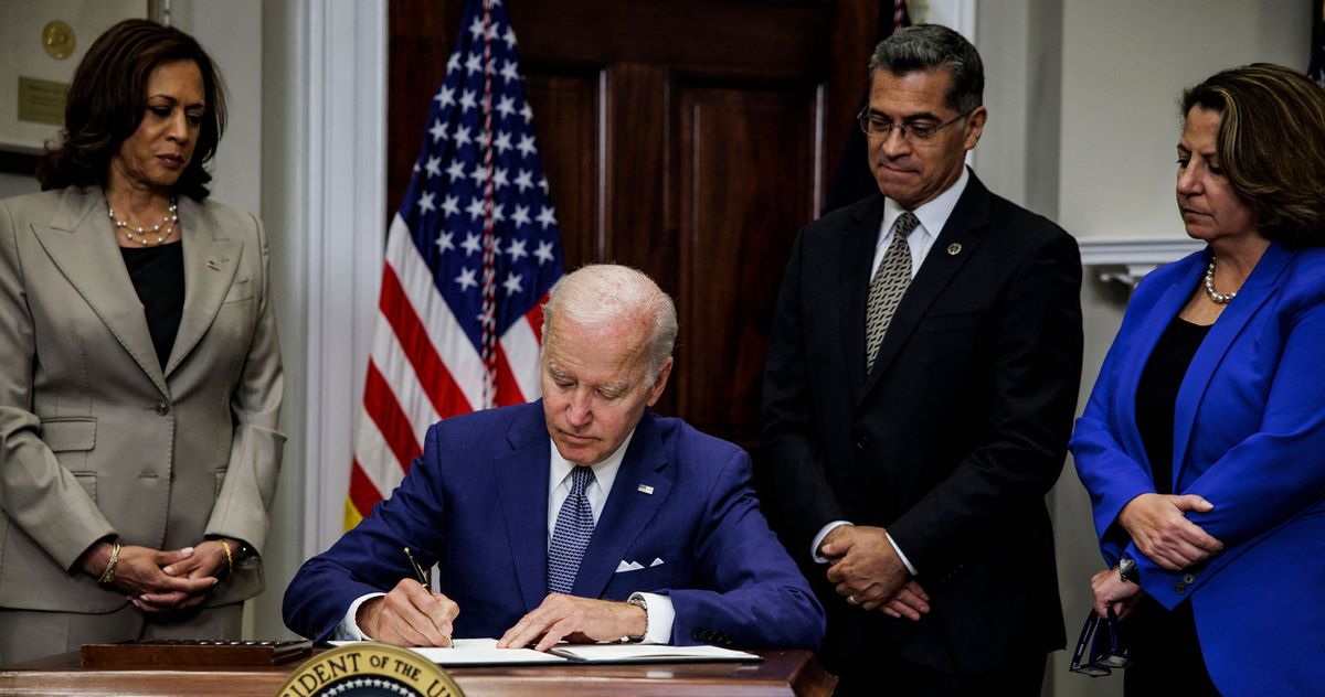 You are currently viewing Biden Signs Executive Order to Protect Abortion Access