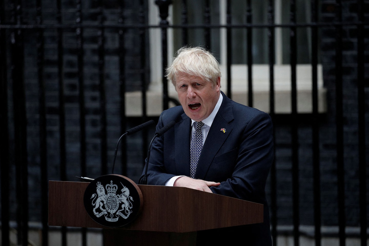 You are currently viewing Boris Johnson resigns live updates: Prime minister steps down as party leader