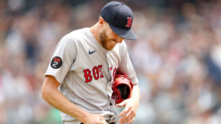 Read more about the article Boston Red Sox pitcher Chris Sale suffers fractured left pinkie on comebacker that hits hand