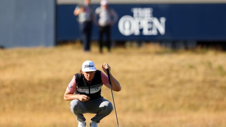 Read more about the article Cameron Smith heads into weekend up 2 strokes in Open Championship