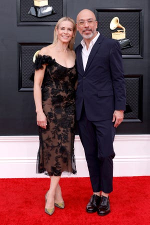You are currently viewing Chelsea Handler, Jo Koy breakup after nearly one year of dating
