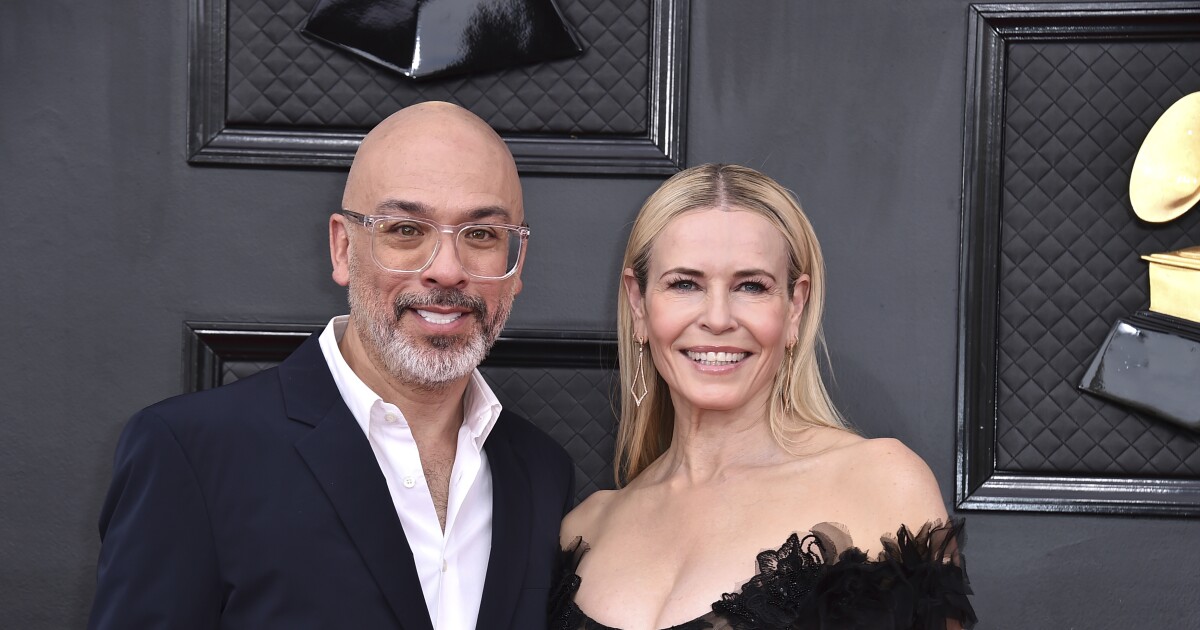 You are currently viewing Chelsea Handler, Jo Koy set gold standard for breakup posts