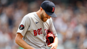 Read more about the article Chris Sale injury update: Red Sox lefty breaks pinkie finger on line drive, likely out at least 4-6 weeks