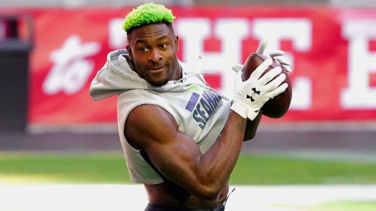 Read more about the article DK Metcalf signs three-year, $72 million extension with Seattle Seahawks