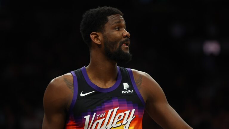 Read more about the article Deandre Ayton’s deal and the impact on the Kevin Durant sweepstakes
