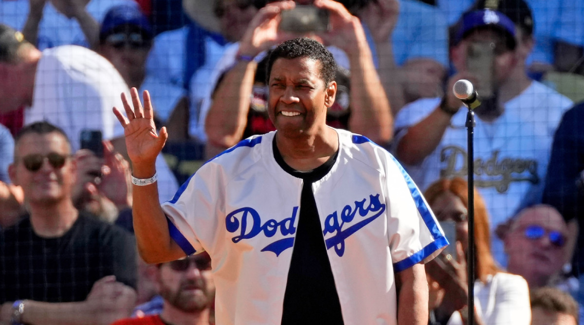 You are currently viewing Denzel Washington Pays Homage to Jackie Robinson Ahead of All-Star Game