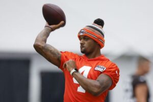 Read more about the article Deshaun Watson practicing with Browns, but for how long?