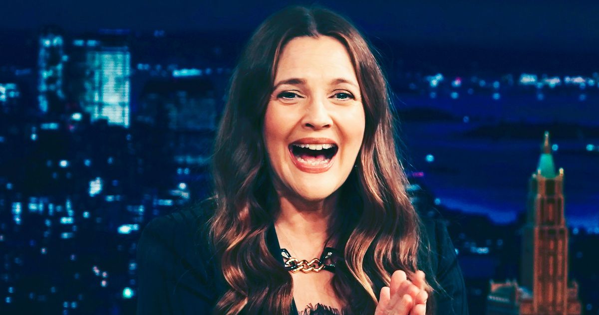 You are currently viewing Drew Barrymore’s Love of Rain Goes Viral — VIDEO