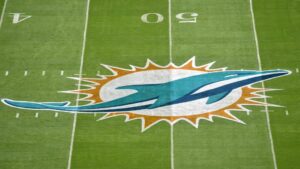 Read more about the article Former Dolphins color analyst Hank Goldberg dead at 82