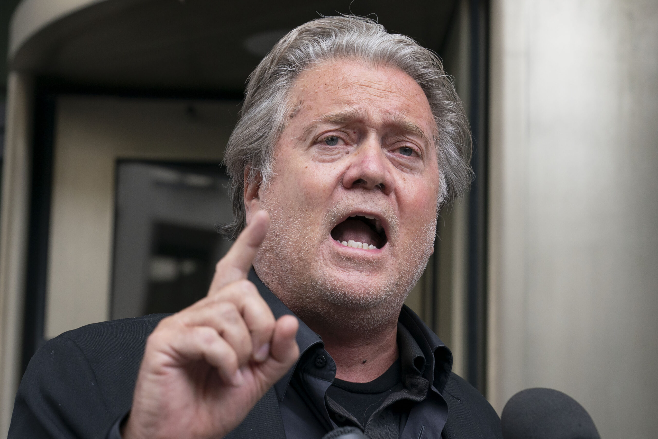 You are currently viewing Former Trump adviser Steve Bannon found guilty for refusing to testify to Jan. 6 panel