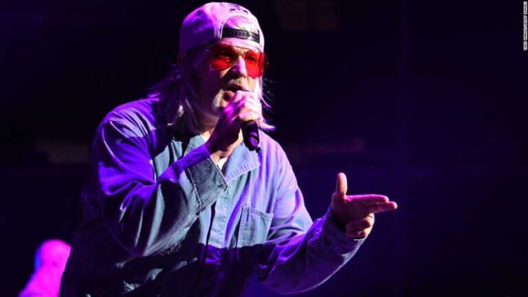 Read more about the article Fred Durst ‘personal health concerns’ postpone Limp Bizkit tour