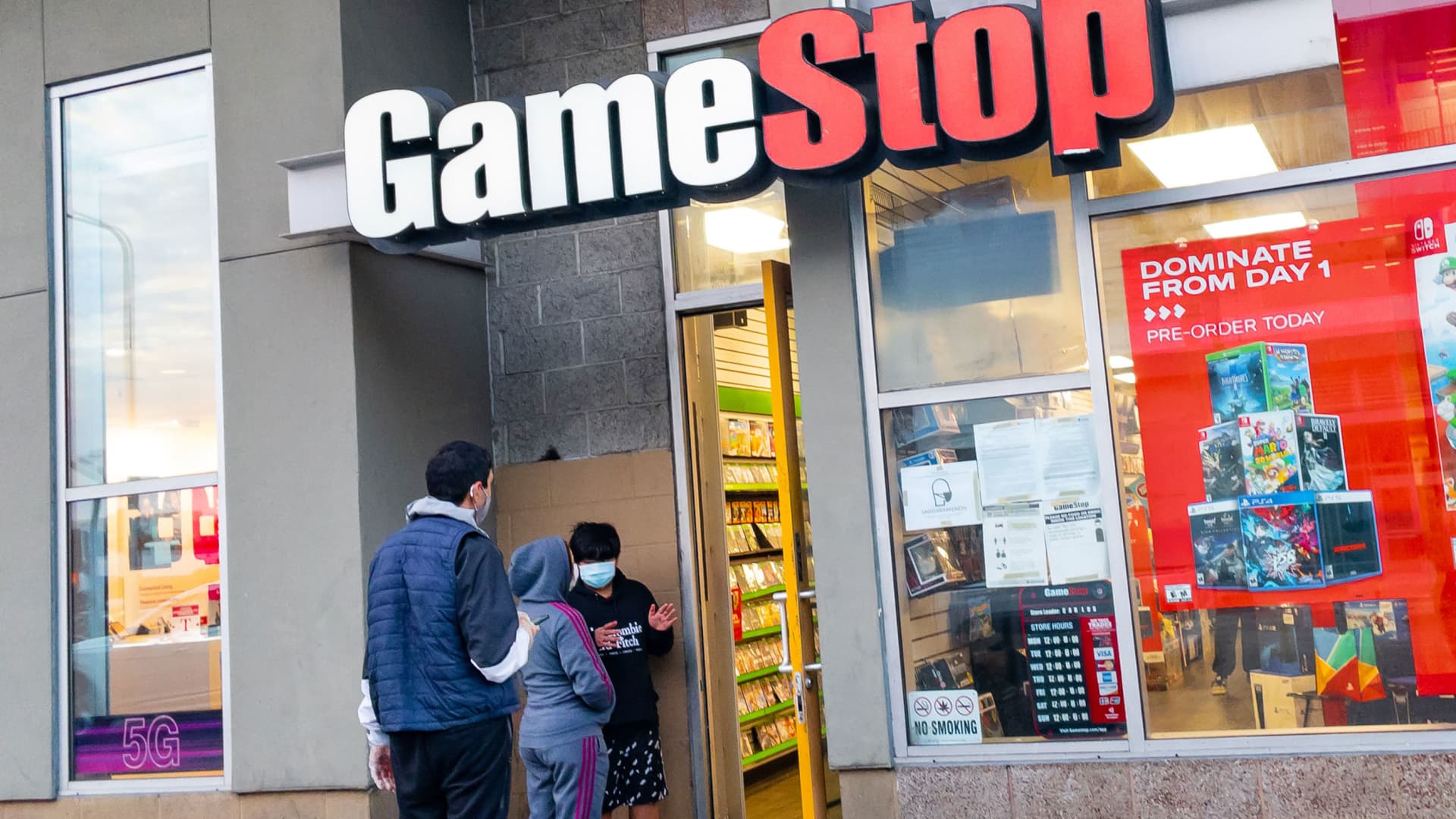You are currently viewing GameStop (GME) board announces four-for-one stock split