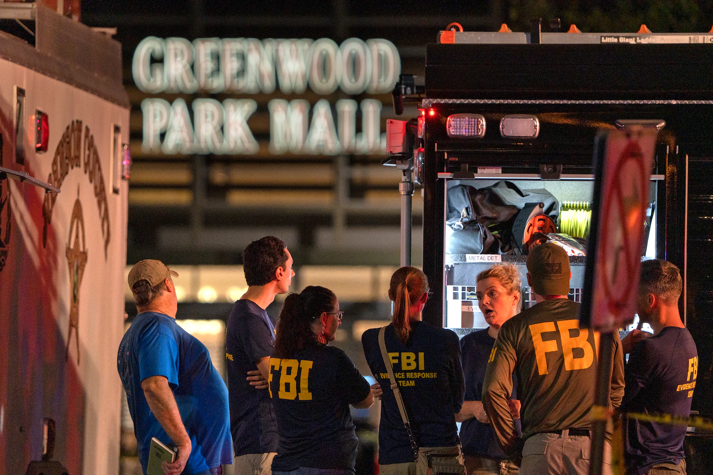 You are currently viewing Greenwood Park Mall shooting: Jonathan Sapirman killed three people, police say