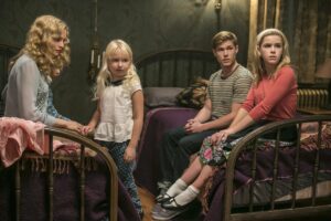 Read more about the article Inside the weird, wild Gothic drama of V.C. Andrews movies
