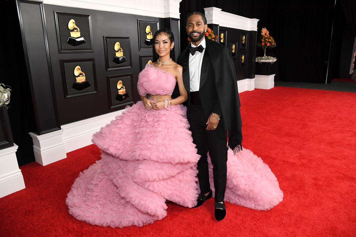 You are currently viewing Jhené Aiko pregnant, expecting baby with Big Sean