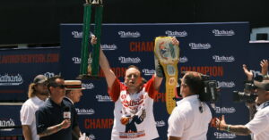 Read more about the article Joey Chestnut Wins Nathan’s Hot Dog Contest Again