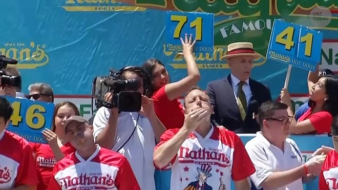 You are currently viewing Joey Chestnut still Nathan’s contest favorite, despite injuries, loss
