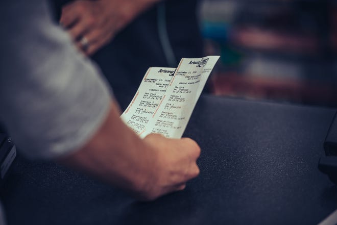 You are currently viewing Mega Millions jackpot soars; $1 million ticket left unclaimed